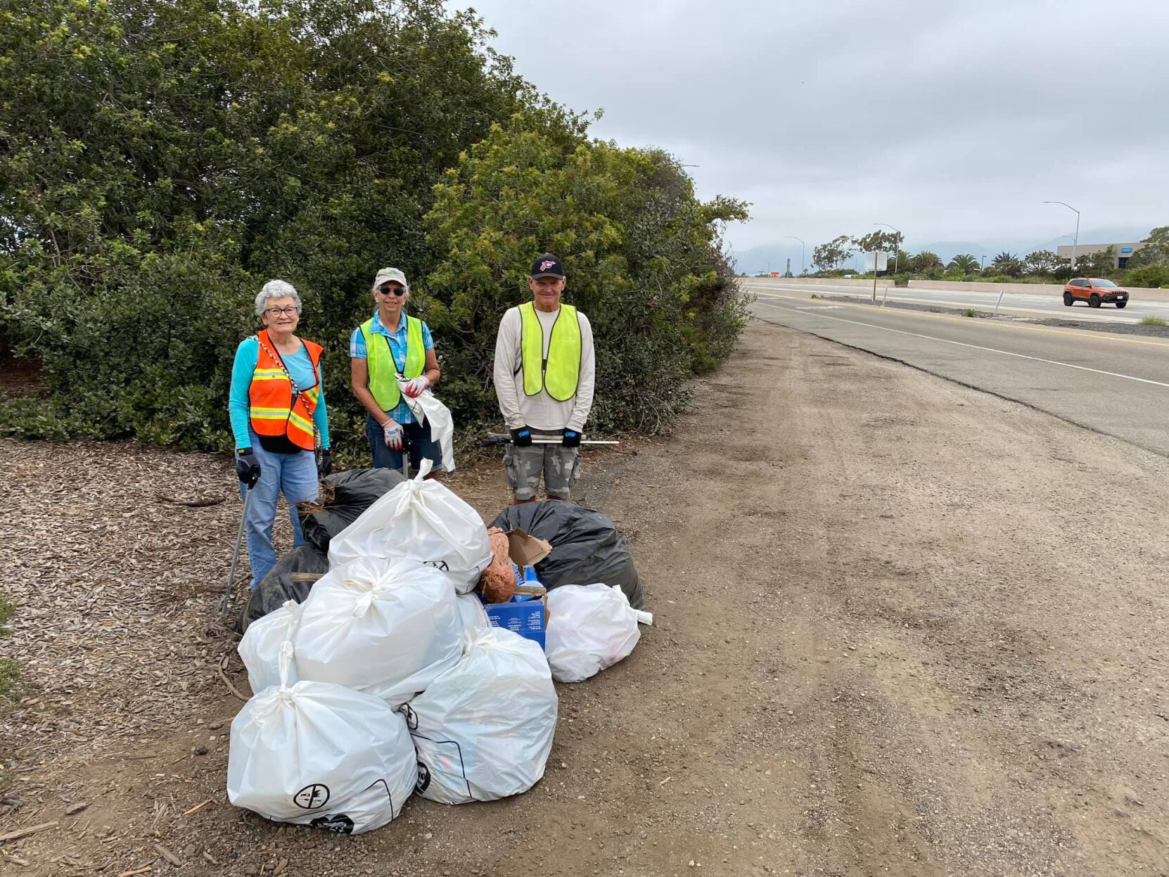 Carpinteria Beautiful’s Trash Mob